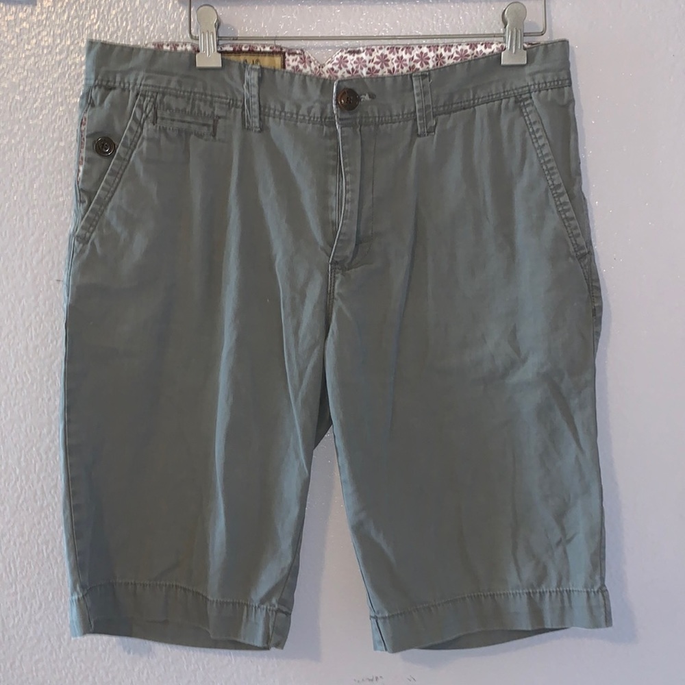 F.U.S.A.I Grey flat front shorts 34